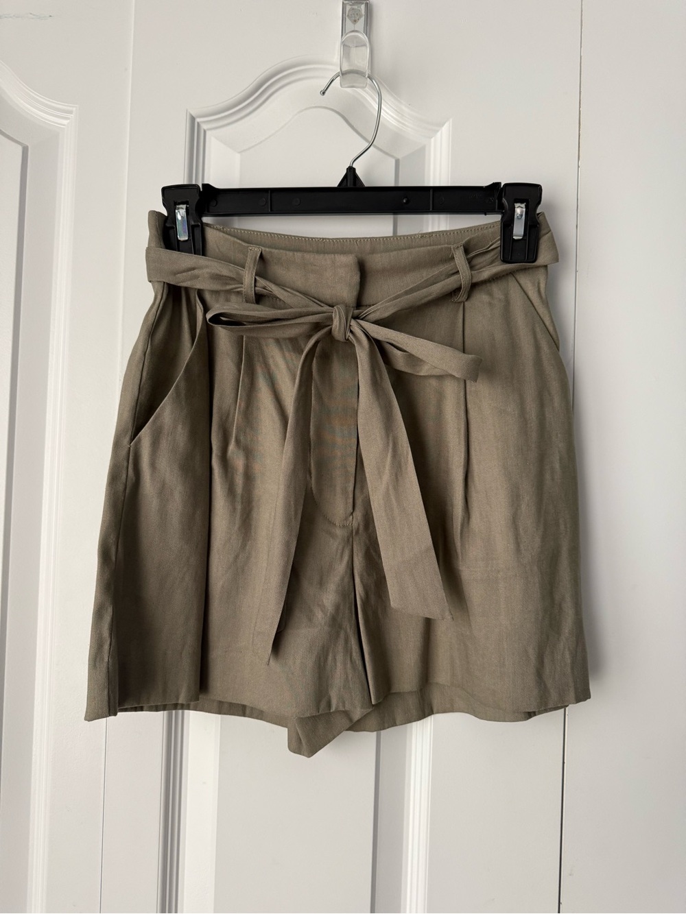 ANTONIO MELANI Olive-Taupe Tie-Waist Bermuda Shorts